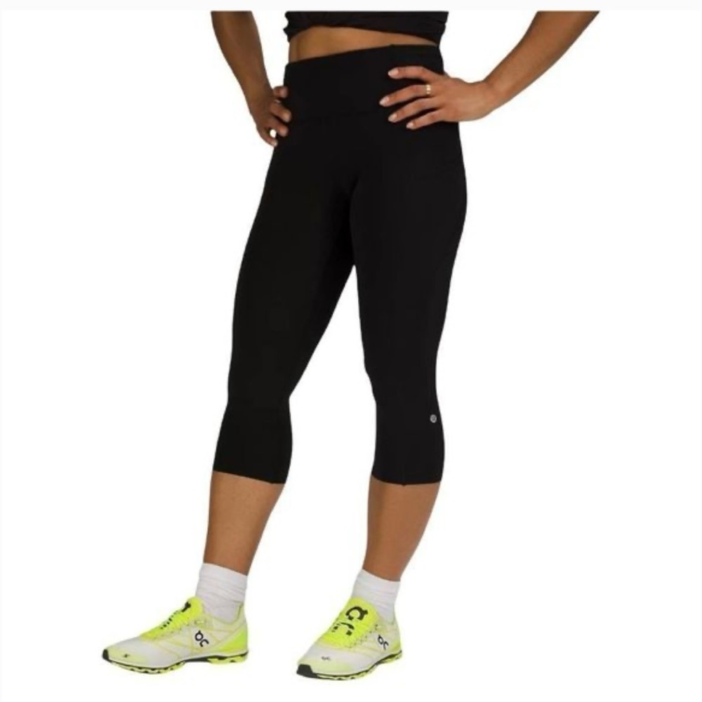 NWT LULULEMON CROP LEGGINGS, SIZE 4